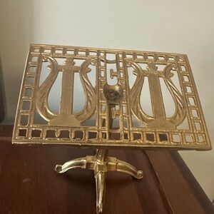 Elegant Gold Music Stand